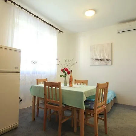 Mary - 30m From The Sea Apartment