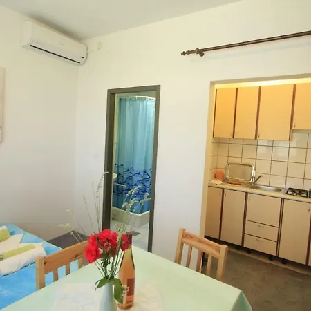Apartment Mary - 30m From The Sea