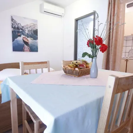 Mary - 30m From The Sea Apartment *